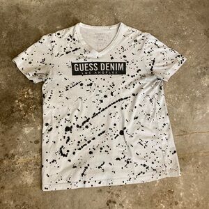 Guess White and Black Artistic Short Sleeve Tee